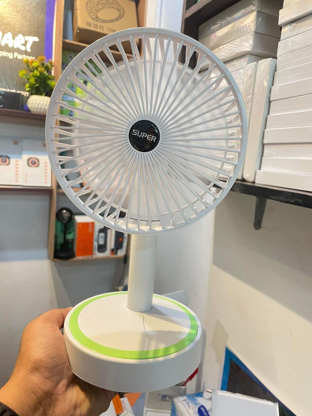 White super fan
